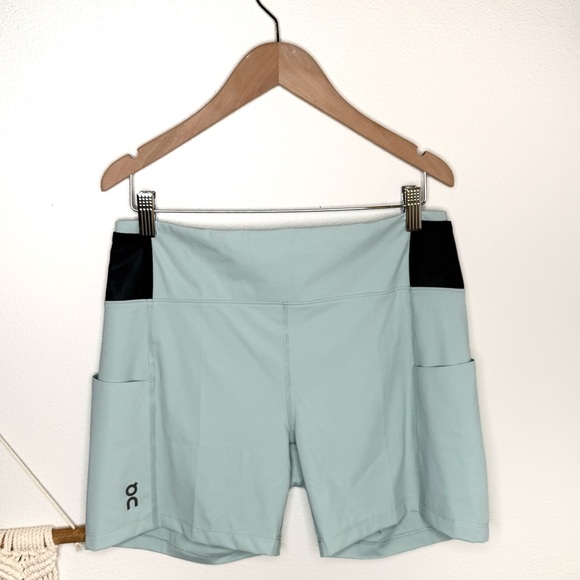 NWT On Running On Cloud Sprinter Shorts Light Blue NEW - Picture 2 of 7